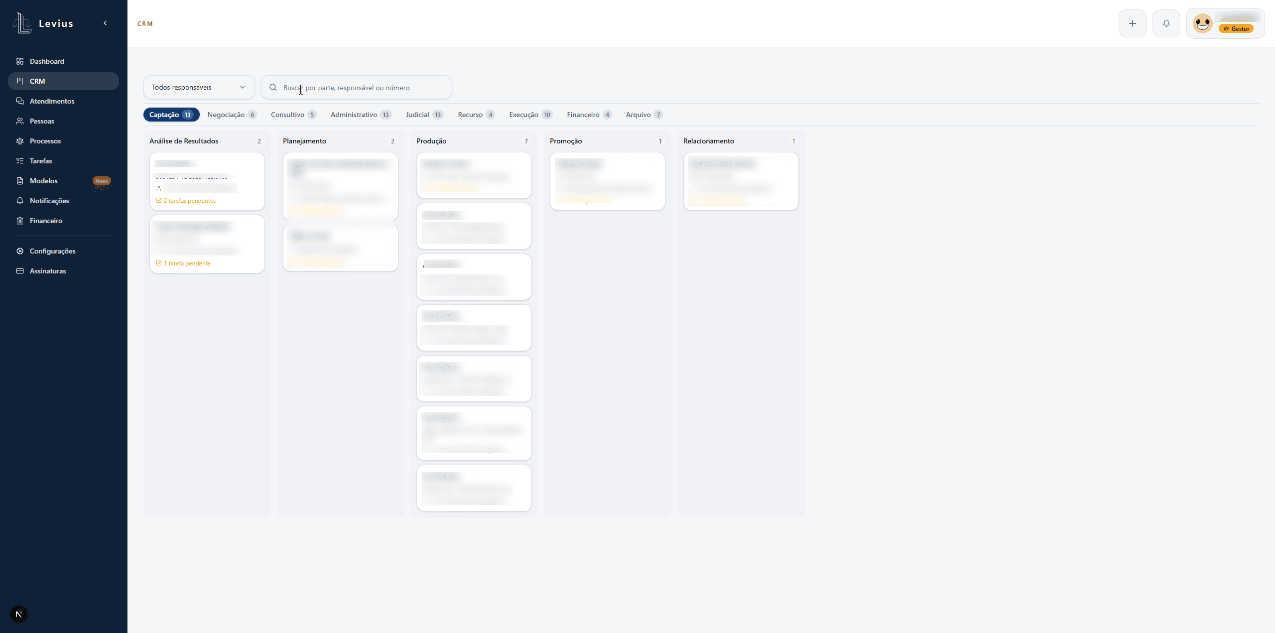 Quadro Kanban de CRM jurídico do Levius com fases e etapas de processos